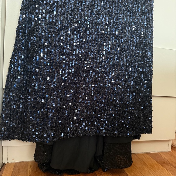 NWT | Mac Duggal 26331 Midnight Blue Cowl Back Sequined Evening Gown Size 8 - Picture 7 of 11
